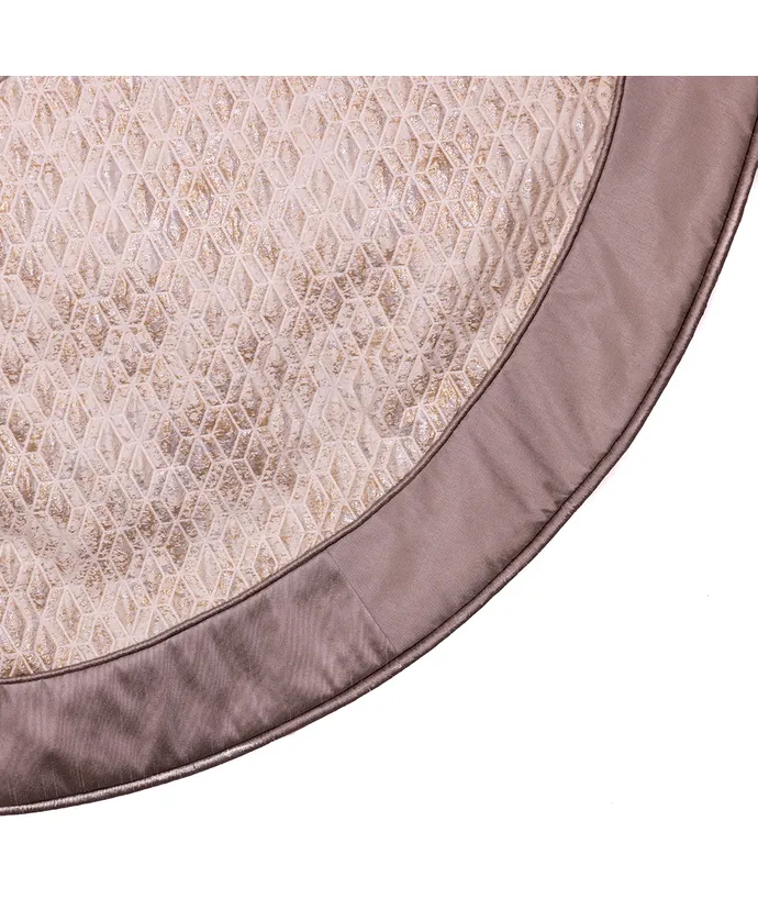 Kurt S. Adler - Diamond Jacquard With Gray Dupion Border Tree Skirt - Image 4